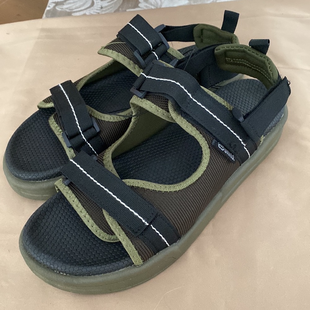 Men’s sandals with arch support